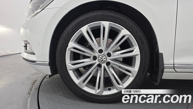 Volkswagen Passat GT 2018 — Şəkil 5/20