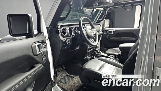 Jeep Wrangler 2021 — ფოტო 10/20
