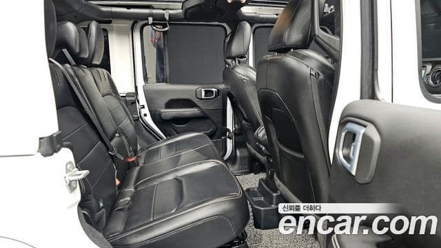 Jeep Wrangler 2021 — ფოტო 12/20