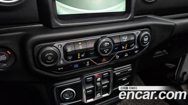 Jeep Wrangler 2021 — ფოტო 20/20