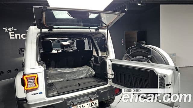 Jeep Wrangler 2021 — Photo 32/32