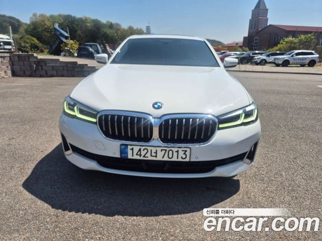 BMW 5 Series 2022 — Şəkil 10/20