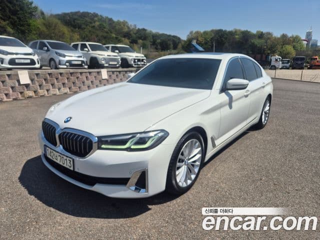 BMW 5 Series 2022 — Şəkil 1/20