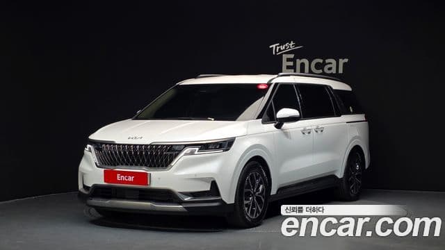 Kia Carnival 2023 — Фото 1/20
