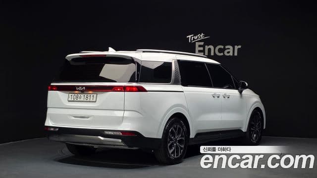 Kia Carnival 2023 — Фото 2/20