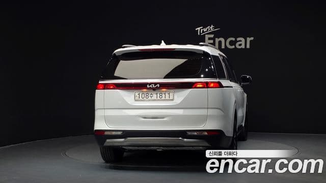 Kia Carnival 2023 — Фото 4/20