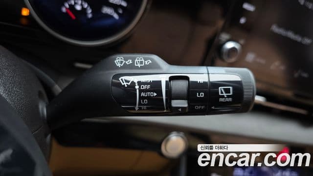 Kia Carnival 2023 — Фото 16/20