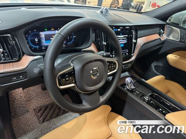 Volvo XC60 2024 — ფოტო 10/20