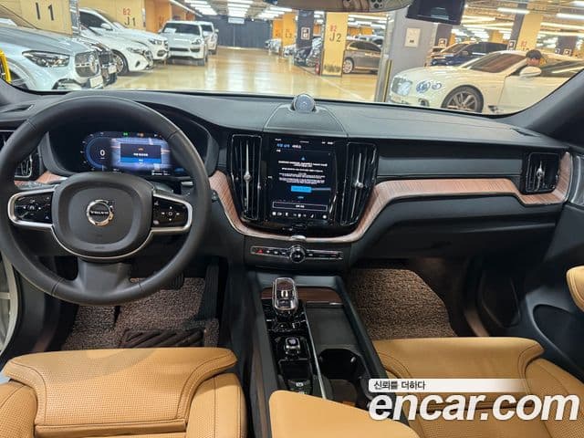 Volvo XC60 2024 — ფოტო 9/20