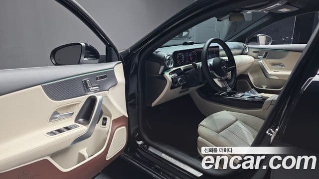 Mercedes-Benz A-Class 2024 — ფოტო 10/20