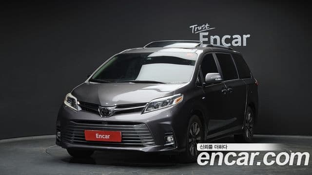 Toyota Sienna 2019 — Şəkil 8/20