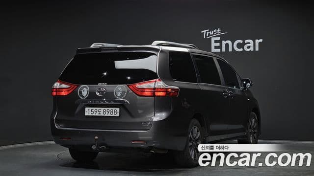 Toyota Sienna 2019 — Şəkil 20/20