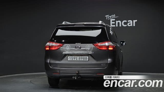 Toyota Sienna 2019 — Şəkil 16/20