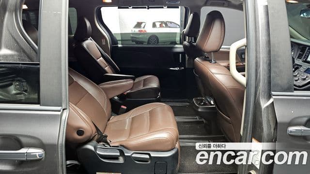 Toyota Sienna 2019 — Şəkil 19/20