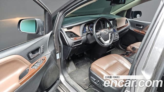 Toyota Sienna 2019 — Şəkil 17/20