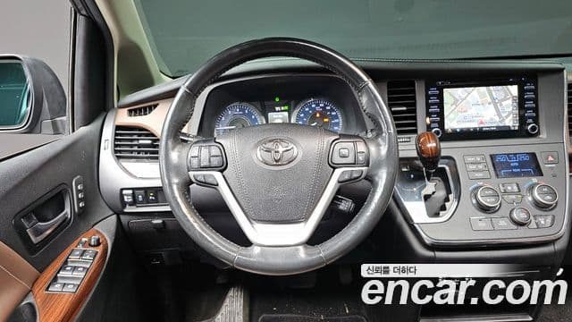 Toyota Sienna 2019 — Şəkil 14/20