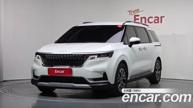 Kia Carnival 2023 — Фото 1/20