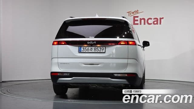 Kia Carnival 2023 — Фото 4/20