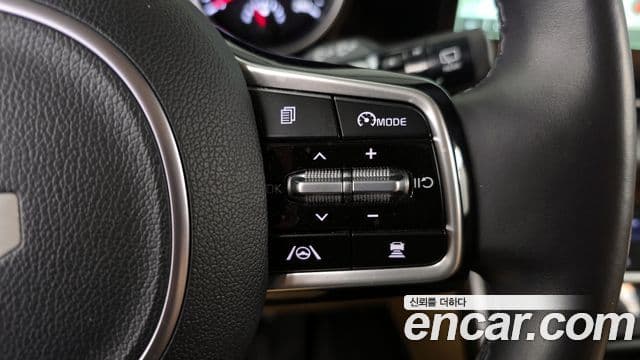 Kia Carnival 2023 — Фото 16/20