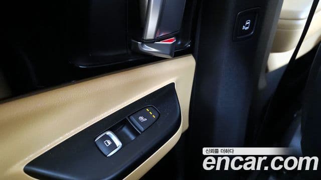 Kia Carnival 2023 — Фото 19/20