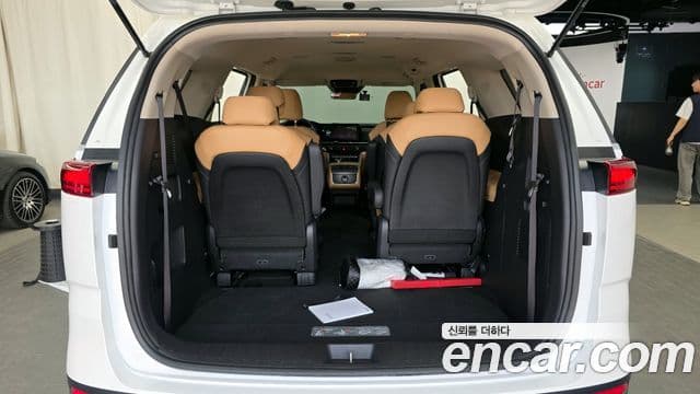 Kia Carnival 2023 — Фото 20/20