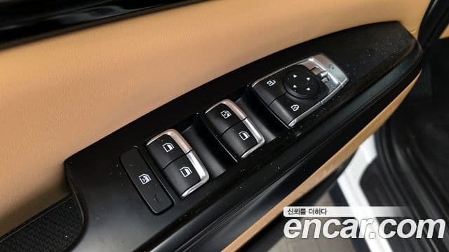 Kia Carnival 2023 — ფოტო 5/32