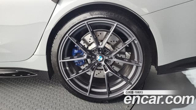 BMW M3 2024 — ფოტო 8/32