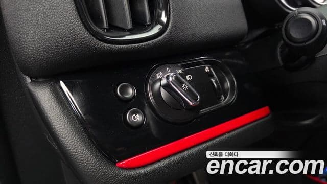 Mini Cooper S Countryman 2020 — Photo 32/33