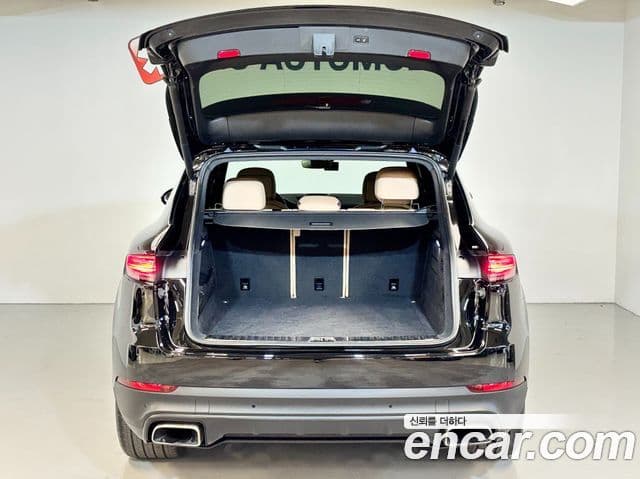Porsche Cayenne 2020 — Фото 18/20