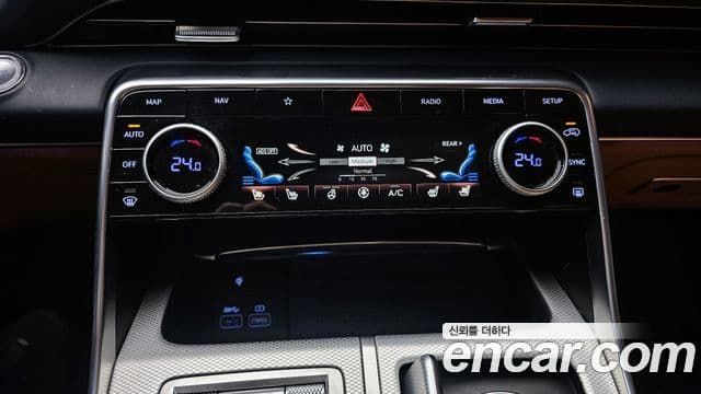 Genesis GV80 2023 — Photo 20/30