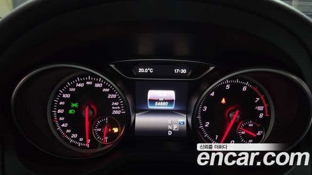 Mercedes-Benz GLA-Class 2019 — Фото 8/20