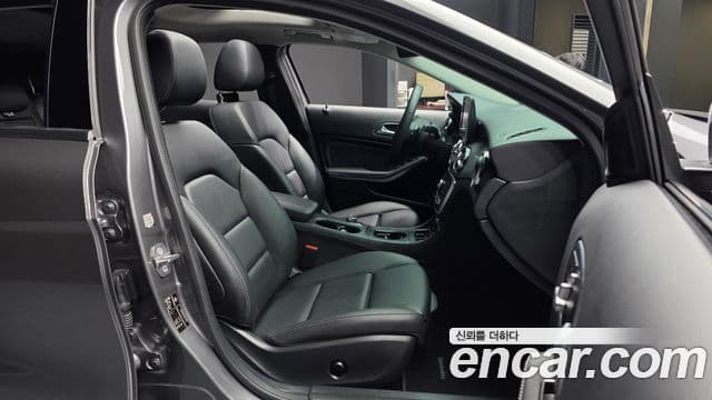 Mercedes-Benz GLA-Class 2019 — Фото 11/20