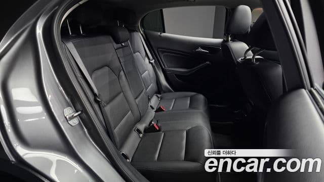 Mercedes-Benz GLA-Class 2019 — Фото 12/20
