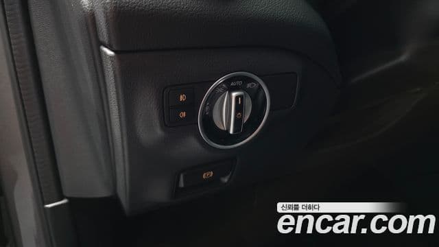 Mercedes-Benz GLA-Class 2019 — Şəkil 4/33