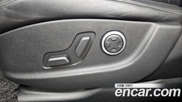 Genesis GV80 2021 — ფოტო 15/34
