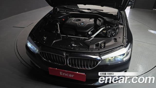 BMW 5 Series 2018 — фото 6 из 20
