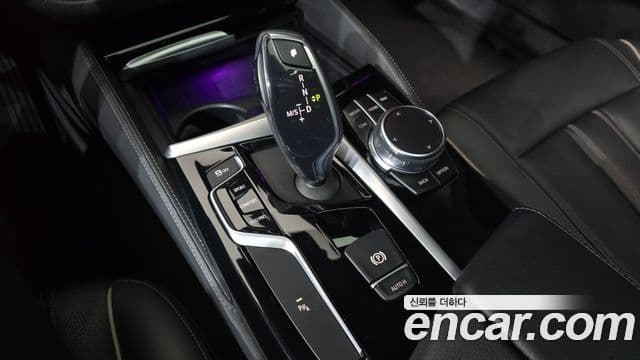 BMW 5 Series 2018 — фото 9 из 20