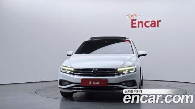 Volkswagen Passat GT 2022 — ფოტო 3/20