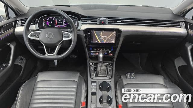 Volkswagen Passat GT 2022 — ფოტო 7/20