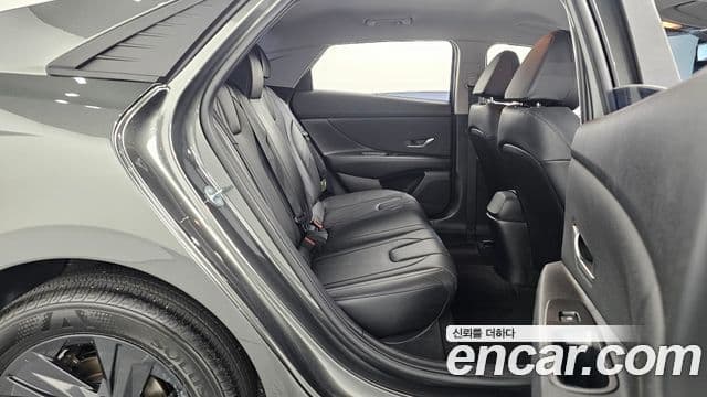 Hyundai The New Avante Hybrid 2023 — Photo 13/20