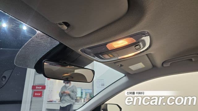 Hyundai The New Avante Hybrid 2023 — Photo 12/20