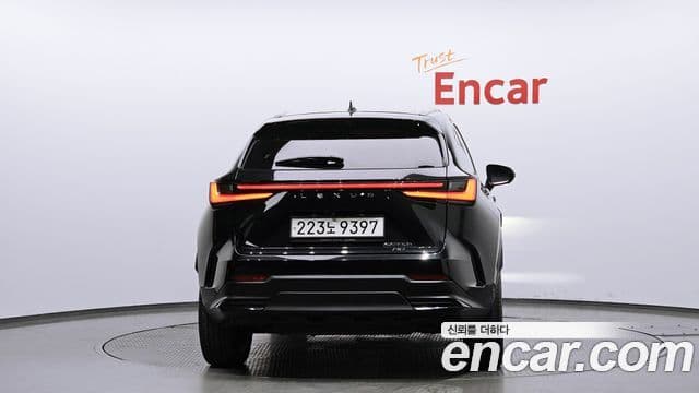 Lexus NX350h 2023 — ფოტო 4/20