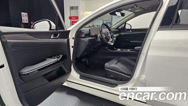 Kia K5 2024 — Şəkil 10/20