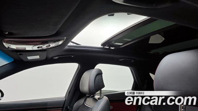 Genesis GV70 2021 — ფოტო 23/32