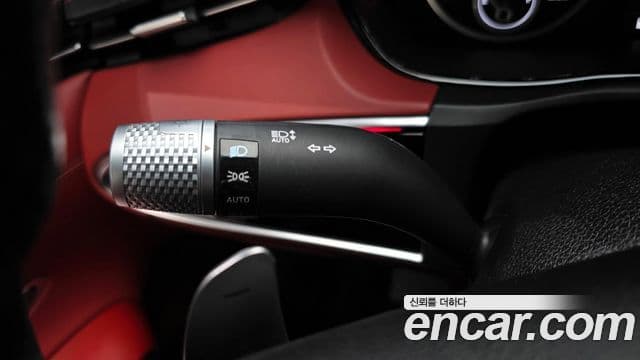 Genesis GV70 2021 — ფოტო 25/32
