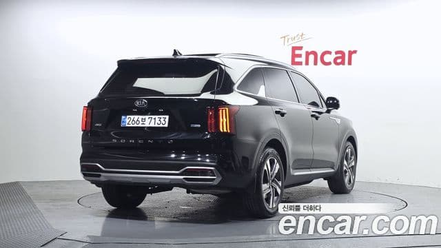 Kia Sorento 2021 — ფოტო 2/20