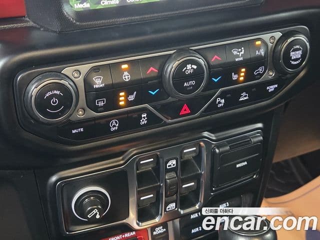 Jeep Gladiator 2021 — Photo 18/20