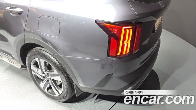 Kia Sorento 2022 — Photo 5/31