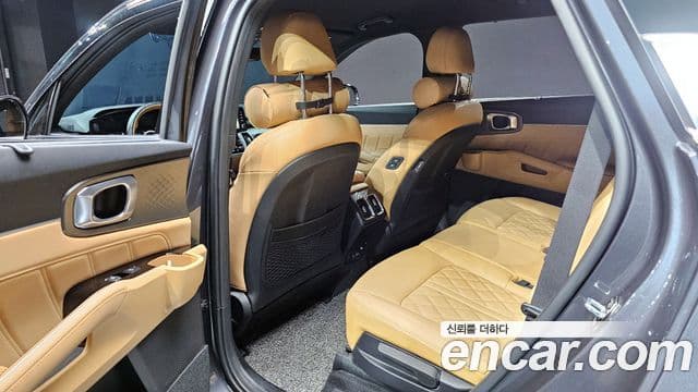 Kia Sorento 2022 — Photo 2/31