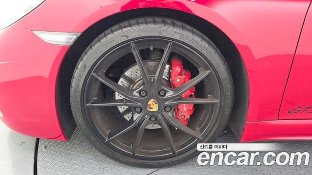 Porsche 718 Cayman 2019 — Photo 9/20